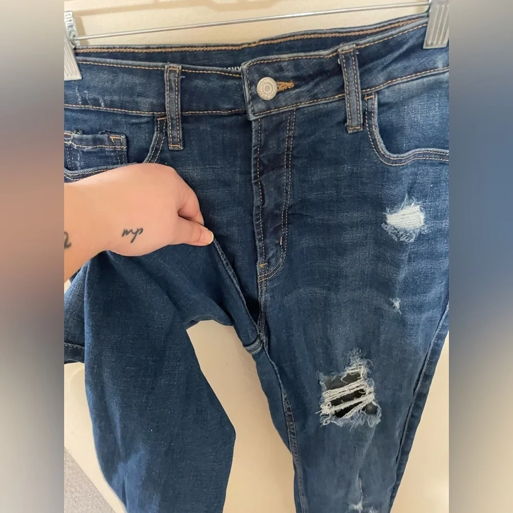 ✨Old Navy Distressed Jeans Super Hi Rise Size 8